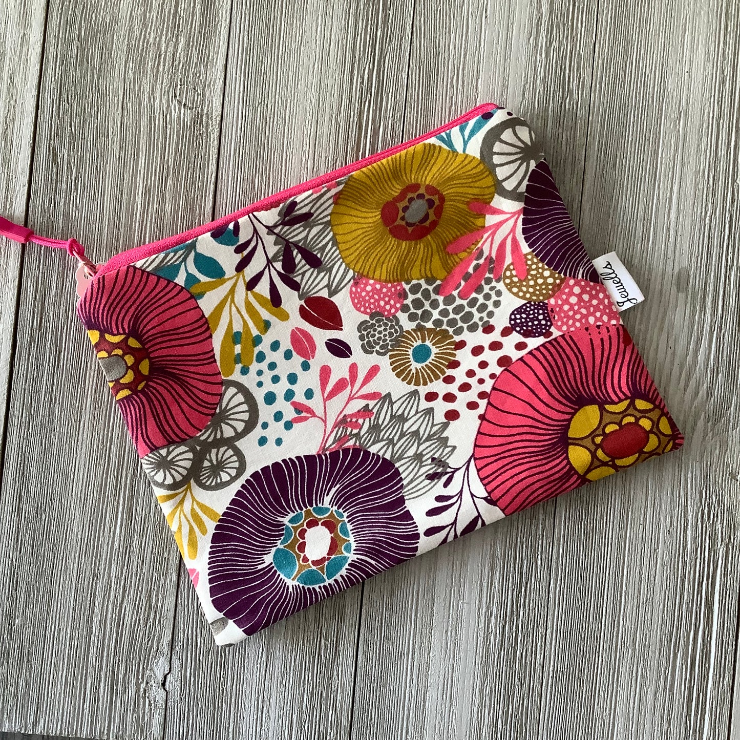 Retro Floral Cosmetic Bag